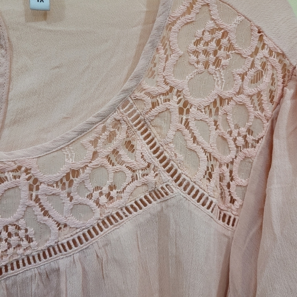 Nwt Shell pink flutter sleeve blouse - Picture 2 of 4
